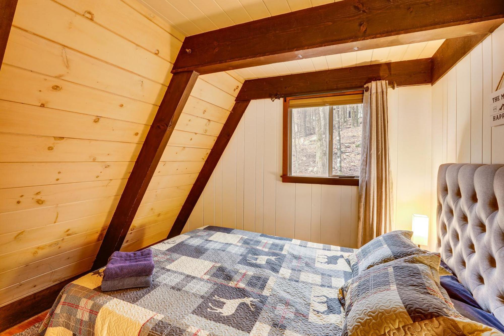 A-Frame Cabin With Hot Tub 1 Mi To Beech Mountain! Extérieur photo